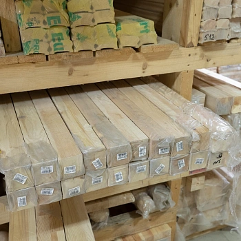 картинка Столб опорный клееный 60*60*3000мм Ель/Сосна сорт АВ от магазина Кубатура