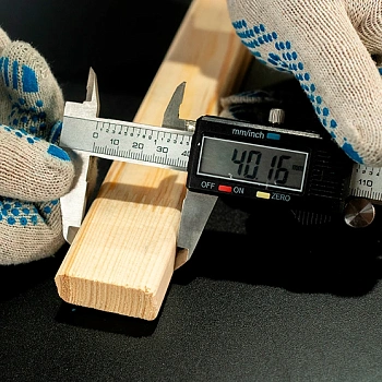 картинка Рейка сращенная для декора стен 20*40*3000мм сосна сорт Экстра (с фаской R5 на углах) от магазина Кубатура