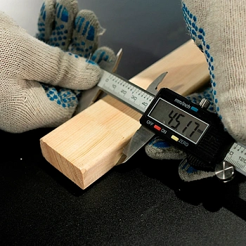 картинка Рейка сращенная для декора стен 20*45*2200мм сосна сорт Экстра (с фаской R3 на углах) от магазина Кубатура