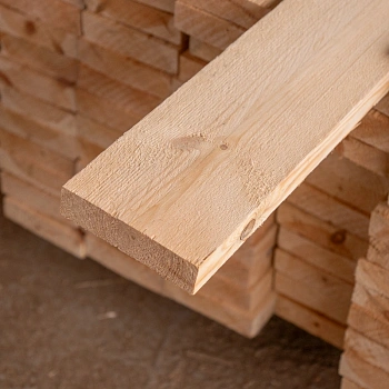 картинка Доска обрезная камерной сушки 50*150*3000мм ель/сосна 1-2 сорт дисковый распил (10-18%) от магазина Кубатура