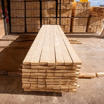 картинка Доска обрезная 50*200*6000мм 1 сорт дисковый распил, естественной влажности ель/сосна от магазина Кубатура