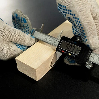 картинка Брусок сращенный для перегородок 30*50*3000мм сосна сорт Экстра (прямой без фаски) от магазина Кубатура