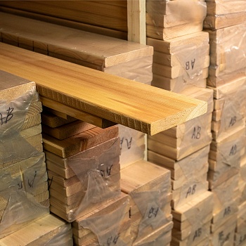 картинка Планкен прямой 20*140*1500мм сорт АВ лиственница (7шт/уп) от магазина Кубатура