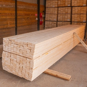 картинка Доска обрезная камерной сушки 50*100*6000мм Отборная 1 сорт Ель 100% дисковый распил (10-15%) от магазина Кубатура