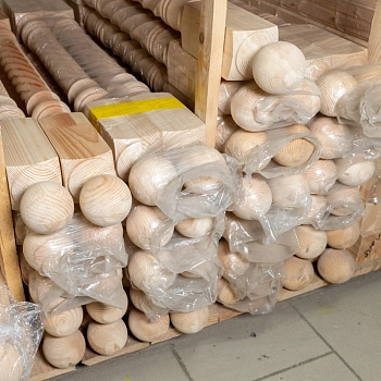 картинка Столб начальный 80*80*1200мм №32Б Береза сорт Экстра сращенный от магазина Кубатура