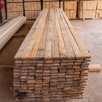 картинка Доска обрезная камерной сушки 25*100*6000мм ель/сосна 5 сорт дисковый распил (10-18%) от магазина Кубатура