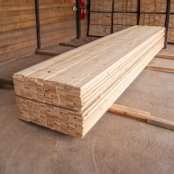 картинка Доска обрезная камерной сушки 25*100*6000мм ель/сосна 1-2 сорт дисковый распил (10-18%) от магазина Кубатура