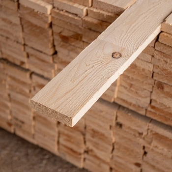 картинка Доска обрезная камерной сушки 25*100*6000мм ель/сосна 1-2 сорт дисковый распил (10-18%) от магазина Кубатура