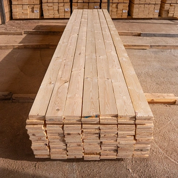 картинка Доска обрезная камерной сушки 25*150*6000мм ель/сосна 1-2 сорт дисковый распил (10-18%) от магазина Кубатура