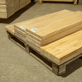 картинка Ступень 40*300*1000мм Лиственница сорт A сращенная (без фаски) от магазина Кубатура