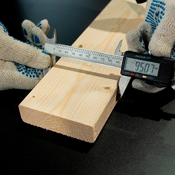 картинка Доска строганая камерной сушки 28*95*2000мм сорт AB ель/сосна (с фаской на углах) от магазина Кубатура