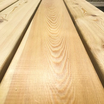 картинка Палубная доска 28*120*4000мм сорт А лиственница от магазина Кубатура