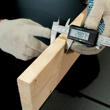 картинка Доска строганая камерной сушки 28*95*2000мм сорт AB ель/сосна (с фаской на углах) от магазина Кубатура