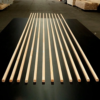 картинка Рейка сращенная для декора стен 20*20*2500мм сосна сорт Экстра (с фаской R5 на углах) от магазина Кубатура