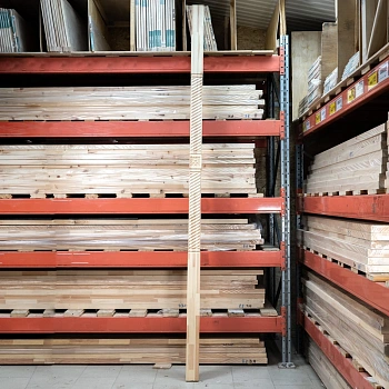 картинка Колонна резная 100*100*3000мм Сосна сорт Экстра от магазина Кубатура