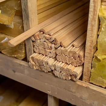 картинка Плинтус фигурный 30*2000мм сосна сорт Экстра от магазина Кубатура