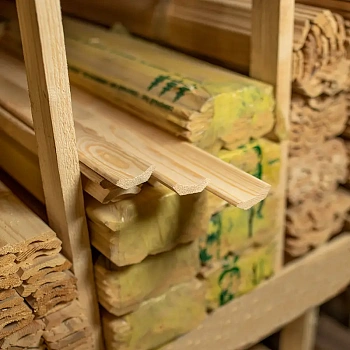 картинка Плинтус лодочка 50*2500мм сосна сорт Экстра от магазина Кубатура