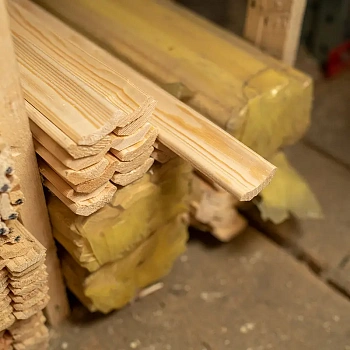 картинка Плинтус лодочка 40*2000мм сосна сорт Экстра от магазина Кубатура