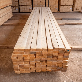 картинка Доска обрезная камерной сушки 50*100*6000мм ель/сосна 1-2 сорт дисковый распил (10-18%) от магазина Кубатура