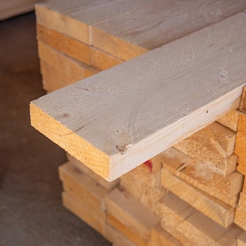 картинка Доска обрезная камерной сушки 50*200*3000мм ель/сосна 1-2 сорт дисковый распил (10-18%) от магазина Кубатура