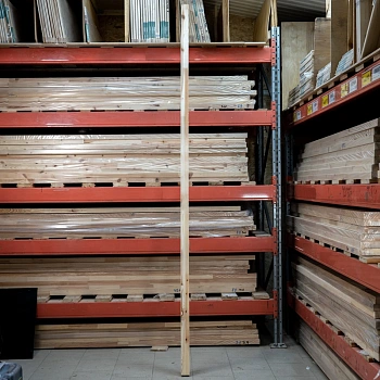 картинка Столб опорный клееный 60*60*3000мм Ель/Сосна сорт АВ от магазина Кубатура